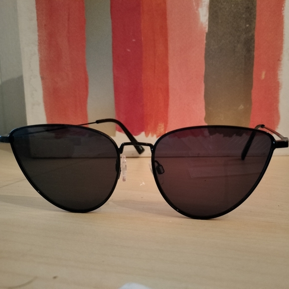 NEW Claire's brand sleek black cat eye sunglasses - Picture 2 of 2